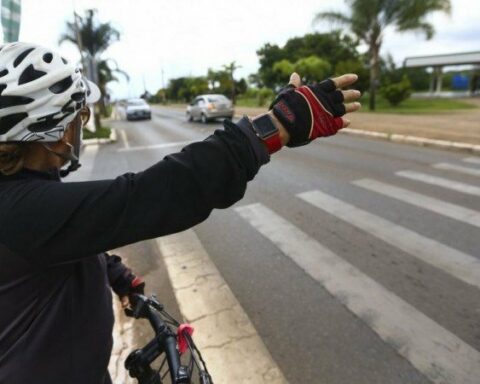 Trânsito: faixa de pedestres reduz número de atropelamentos. Marcelo Camargo/Agência Brasil