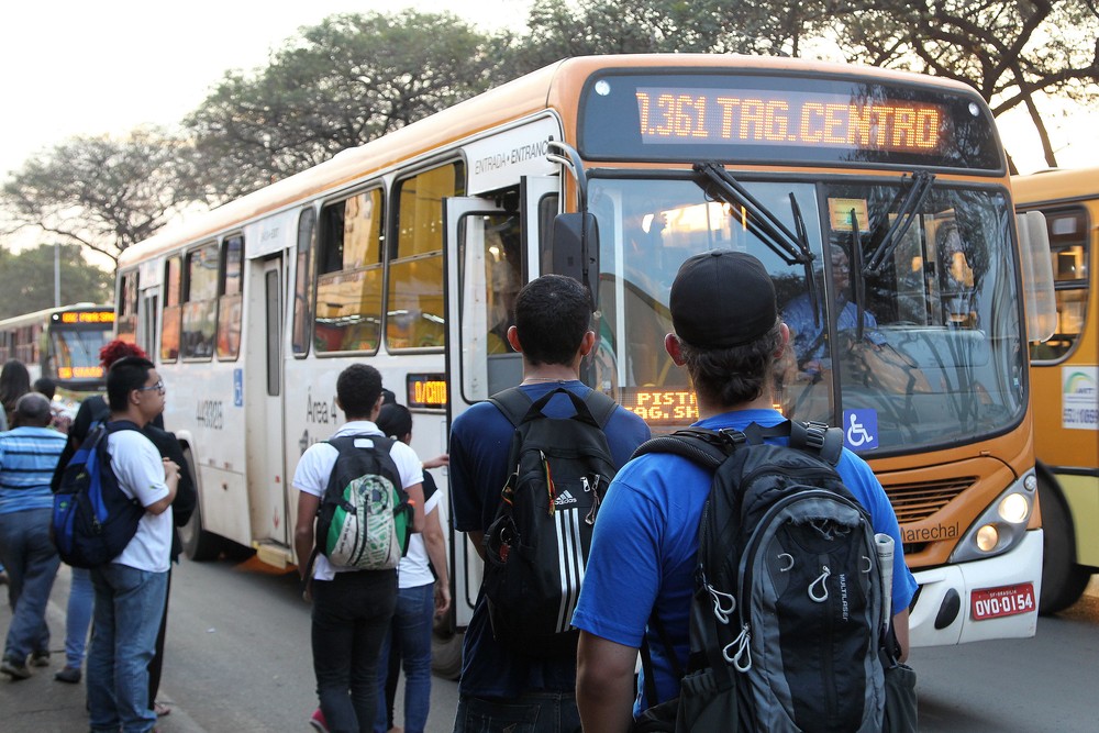 Ônibus voltam a circular no DF.