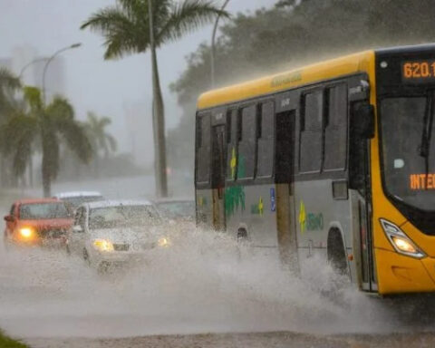 Combate aos efeitos das chuvas no DF. Foto: Rafaela Felicciano/Metrópoles