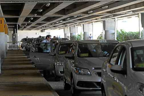 Trânsito: Detran-DF multa mais de 1.000 condutores.