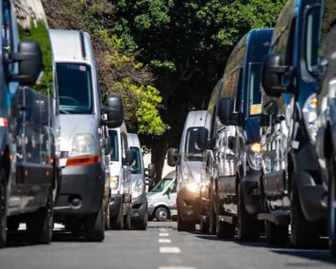 Pandemia: Câmara aprova auxílio para motoristas do turismo