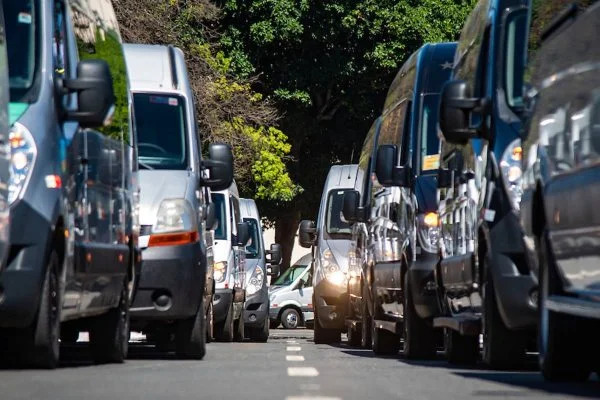 Pandemia: Câmara aprova auxílio para motoristas do turismo