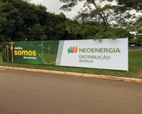 Neoenergia libera parcelamento de contas em 18x