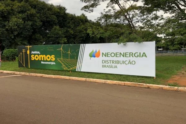 Neoenergia libera parcelamento de contas em 18x