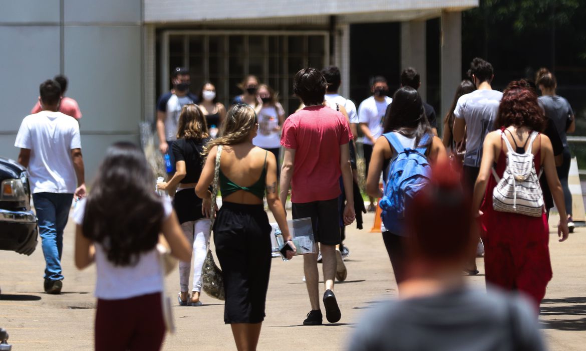 Enem: Inscrições para o exame deste ano começam no dia 30 próximo. Estudantes poderão escolher entre prova impressa ou digital. Foto: Marcelo Casal Jr/Agência Brasil