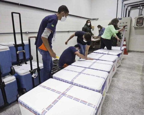 Janssen: GDF aguarda manifestação do Ministério da Saúde para saber se será seguro aplicar o imunizante na população. Foto: Breno Esaki/Agência Saúde DF