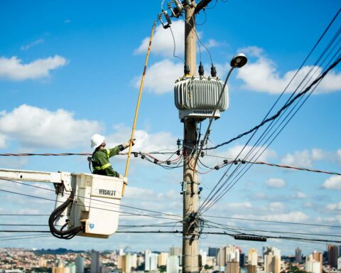 Para que a manutenção seja realizada em segurança, alguns pontos ficarão temporariamente sem energia. Confira quais são. Foto: Divulgação/Neoenergia