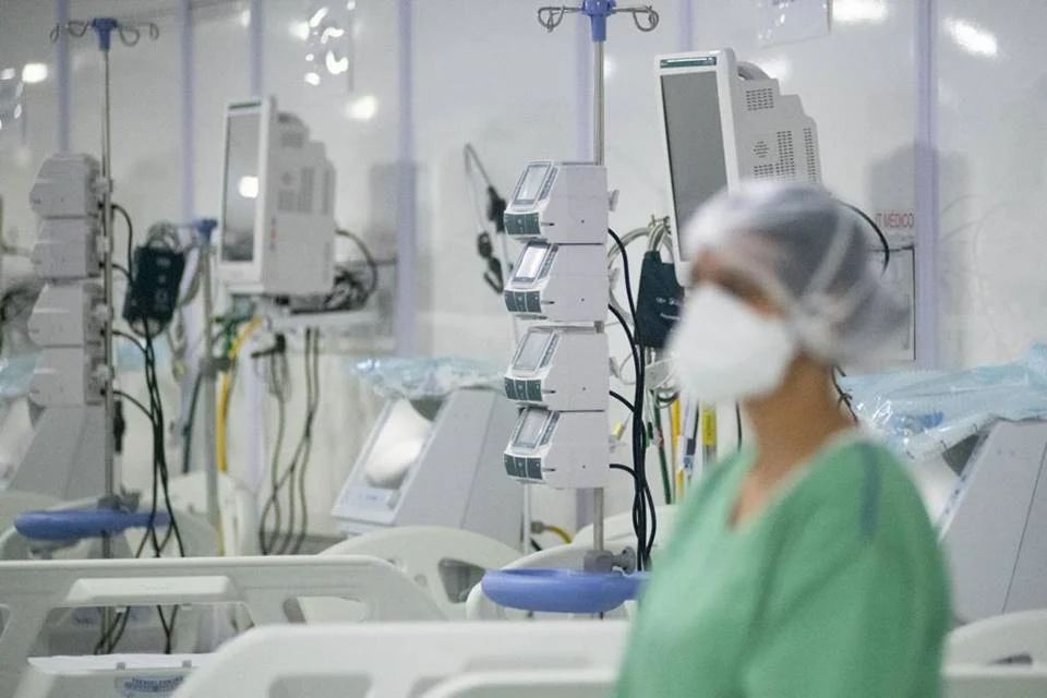 Volta às Aulas: Escolas pertencem a lotes onde estão o Hospital de Campanha de Ceilândia e a UBS 18. Foto: Hugo Barreto/Metrópoles.