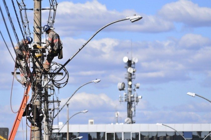 A Neoenergia realizará serviços de poda de árvores e troca de componentes eletrônicos na Asa Sul e Brazlândia. Foto: Divulgação