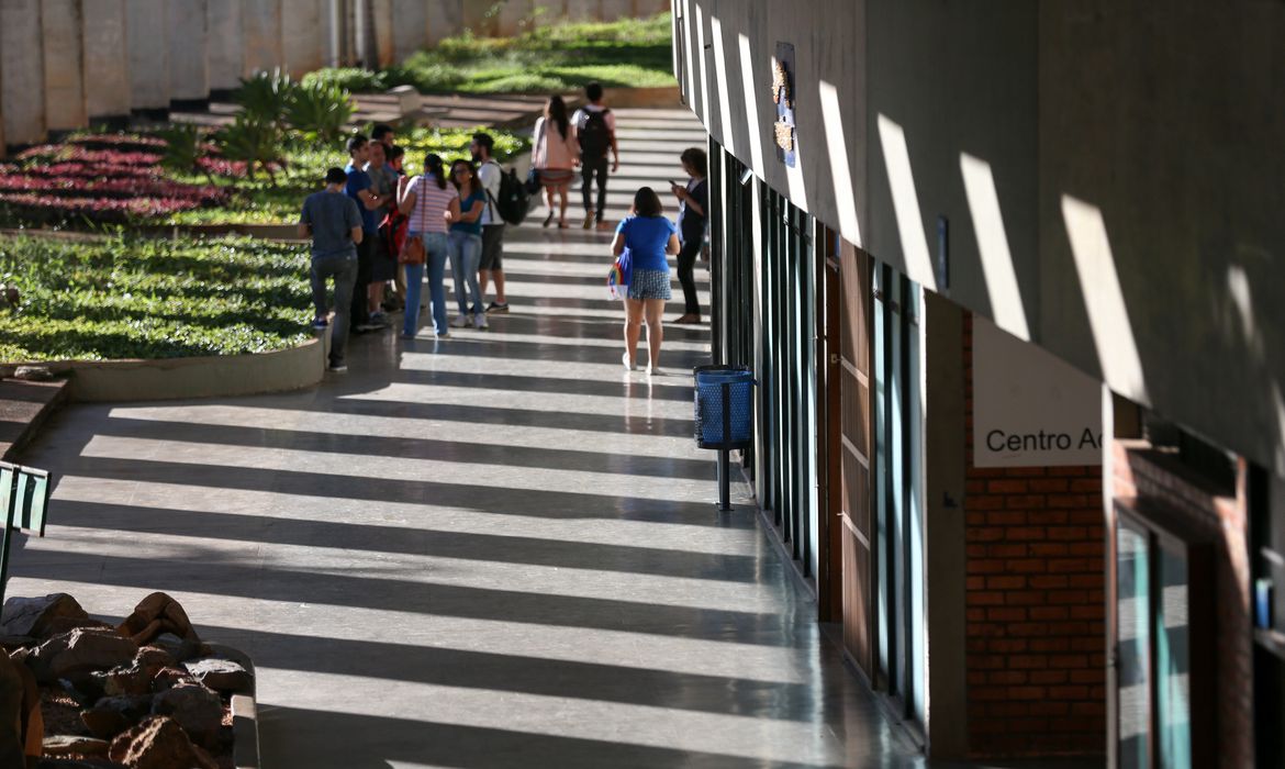 Informações prestadas durante a inscrição no ProUni devem ser confirmadas. Foto: Fábio Rodrigues/Agência Brasil