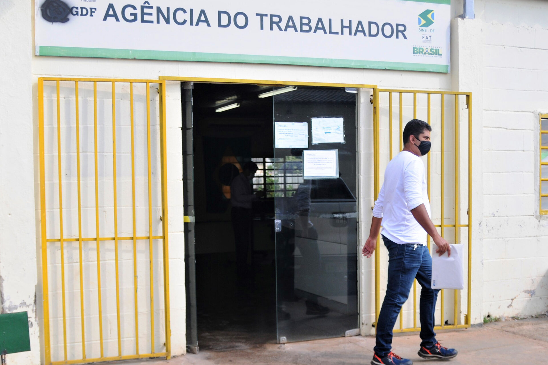 Desemprego no DF: Pesquisa revela que brasilienses entre 15 e 29 anos enfrentam dificuldades para ingressar no mercado profissional. Foto: Lucio Bernardo Jr