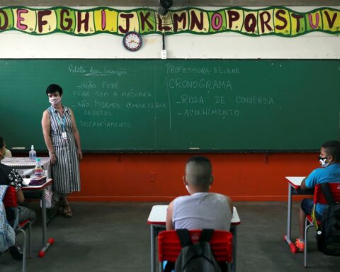 Foram estabelecidos protocolos de segurança para diminuir os riscos de contágio nas unidades de ensino. Foto: REUTERS / Amanda Perobelli