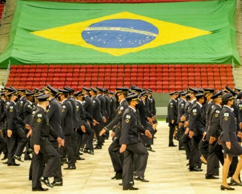 Governador anuncia convocar mais 750 policiais concursados até o fim do ano para ampliar o combate à criminalidade. Foto: Renato Alves/Agência Brasília