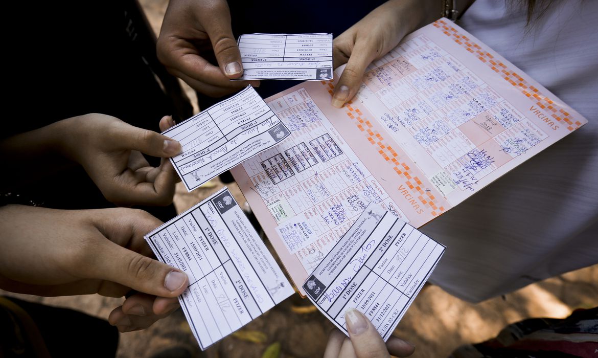 Vacinação: Dose de reforço para idosos acima de 80 anos também estará disponível. Foto: Breno Esaki/Agência Saúde