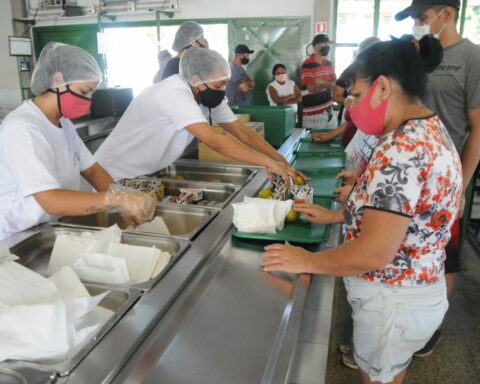 Restaurante Comunitário do Sol Nascente passou a oferecer o café da manhã, garantindo segurança alimentar aos moradores da região. Foto: Paulo H Carvalho / Agência Brasília