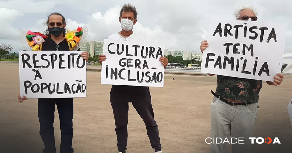 Artistas e produtores culturais protestam pela distribuição de recursos da Lei Aldir Blanc no DF. Foto: Arquivo pessoal