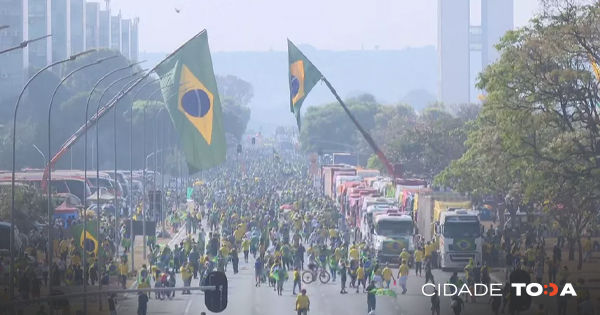 Esplanada: 'liberação das vias ocorrerá após avaliação do cenário por parte das autoridades de trânsito', orienta SSP-DF. Foto: TV Globo/Reprodução