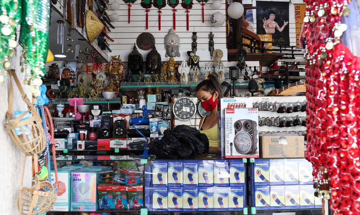 Desemprego no Brasil: Mais da metade da população em idade para trabalhar estão ocupados. Foto: Tânia Rego/Agência Brasil