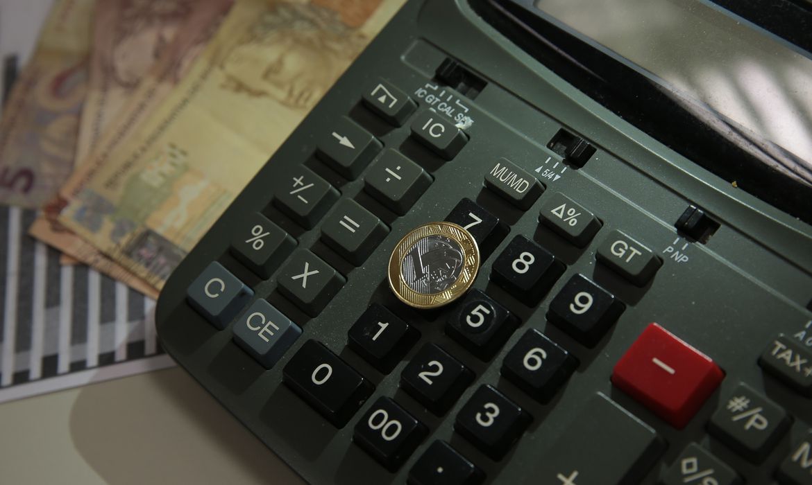 Reajuste médio negociado foi de 8,5% em agosto, enquanto o INPC ficou em 9,9%. Foto: Marcello Casal Jr/Agência Brasil