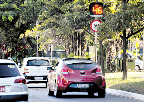 Serão instalados, até o fim do ano, 148 pardais, sendo que 40% deles começam a funcionar em até 90 dias. Foto: Antonio Cunha/CB/D.A Press