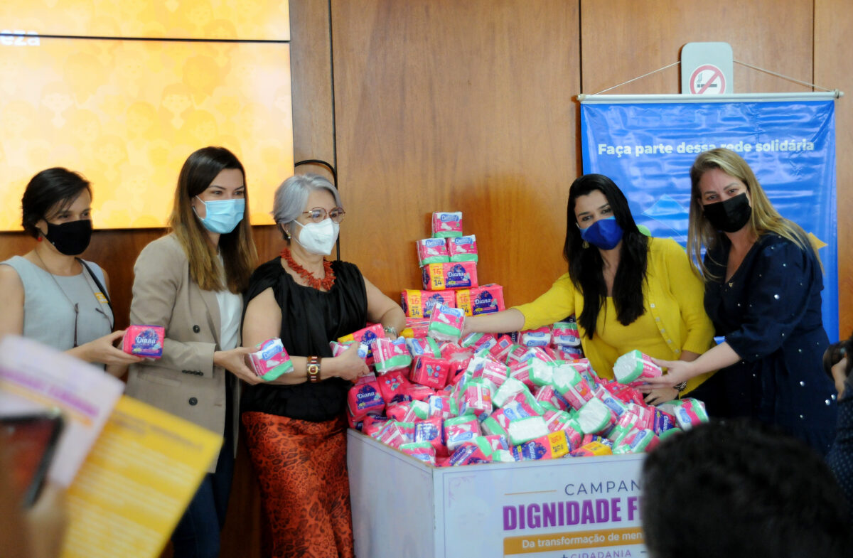 Iniciativa da Sejus segue arrecadando os absorventes para ajudar milhares de mulheres e meninas em situação de vulnerabilidade. Foto: Lucio Bernardo Jr./Agência Brasília