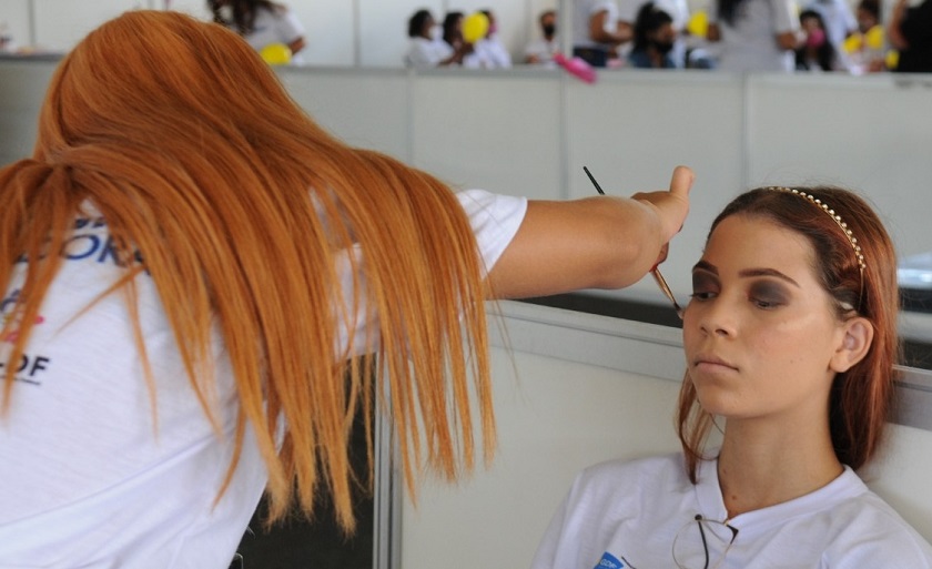 Capacitação: GDF oferece seis cursos profissionalizantes gratuitos para população feminina em vulnerabilidade. Inscrições abertas. Foto: Paulo H. Carvalho/ Agência Brasília