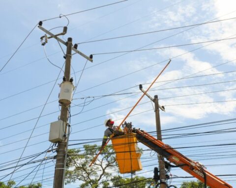 Interrupção temporária para serviços na rede elétrica vai afetar as regiões de Brazlândia, Lago Norte, Planaltina e Riacho Fundo. Foto: Paulo H. Carvalho / Agência Brasília