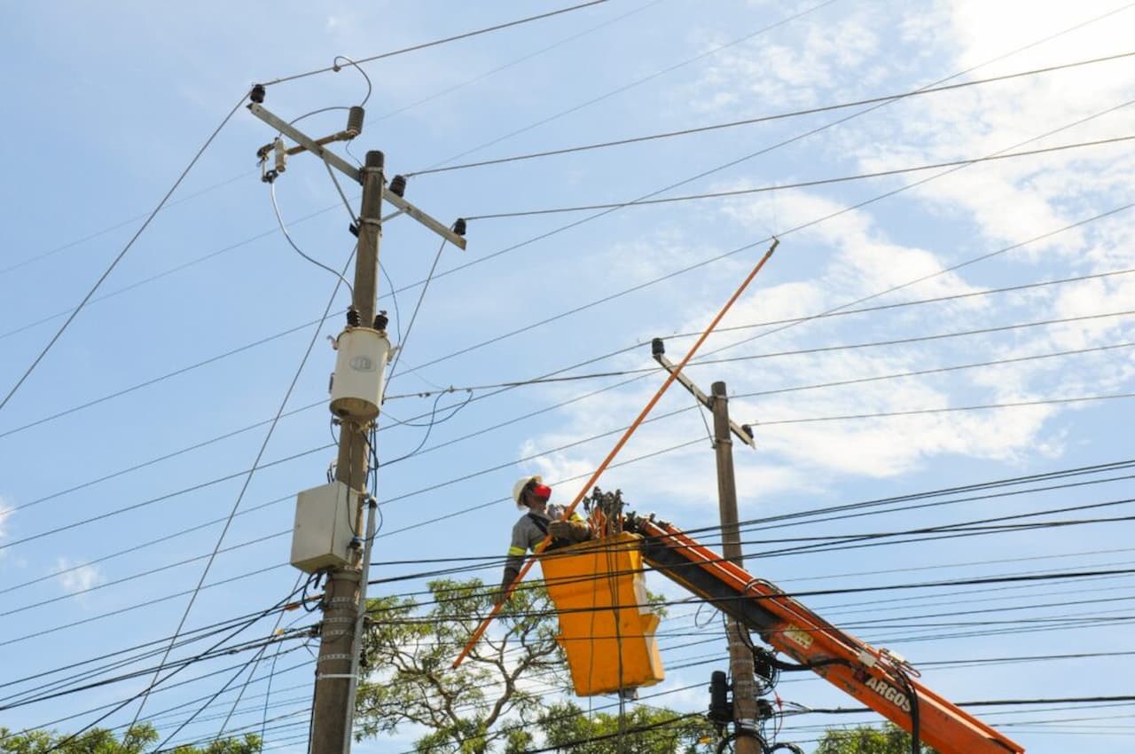 Interrupção temporária para serviços na rede elétrica vai afetar as regiões de Brazlândia, Lago Norte, Planaltina e Riacho Fundo. Foto: Paulo H. Carvalho / Agência Brasília