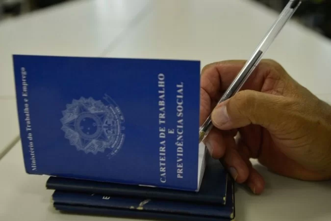 Levantamento coloca o Brasil em má posição na lista; Índice de desemprego é a mais alta no G20. Foto: AFP