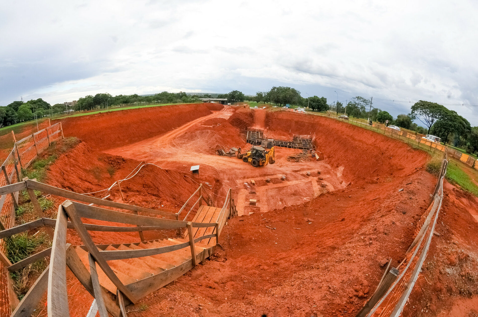 Obras para construção do viaduto da ESPM; 15 elevados vão beneficiar 222 mil pessoas. Foto: Joel Rodrigues/Agência Brasília