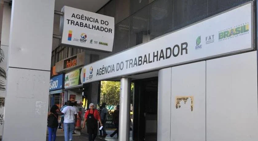 É preciso ter experiência para o melhor salário ofertado nas agências do trabalhador. Há outras 333 oportunidades, confira. Foto: Rafaela Felicciano/Metrópoles