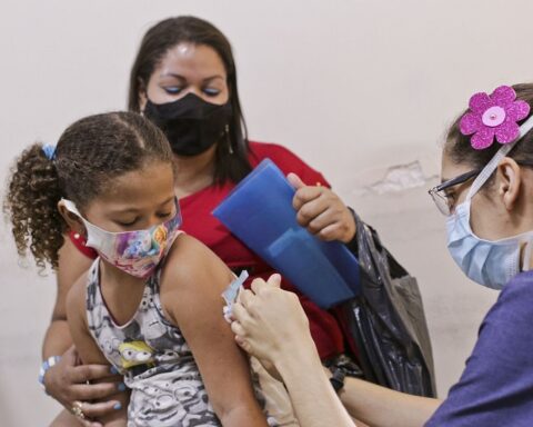 Campanha de Multivacinação: No Distrito Federal, a campanha alcançou 68,4% do público que compareceu aos pontos de vacinação. Foto: Breno Esaki / Agência Saúde DF