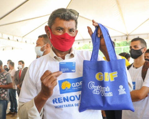 Renova-DF: Iniciativa de qualificação profissional do GDF está perto de atingir mil formados; aprendizes atuam na manutenção de equipamentos públicos. Foto: Renato Alves/Agência Brasília