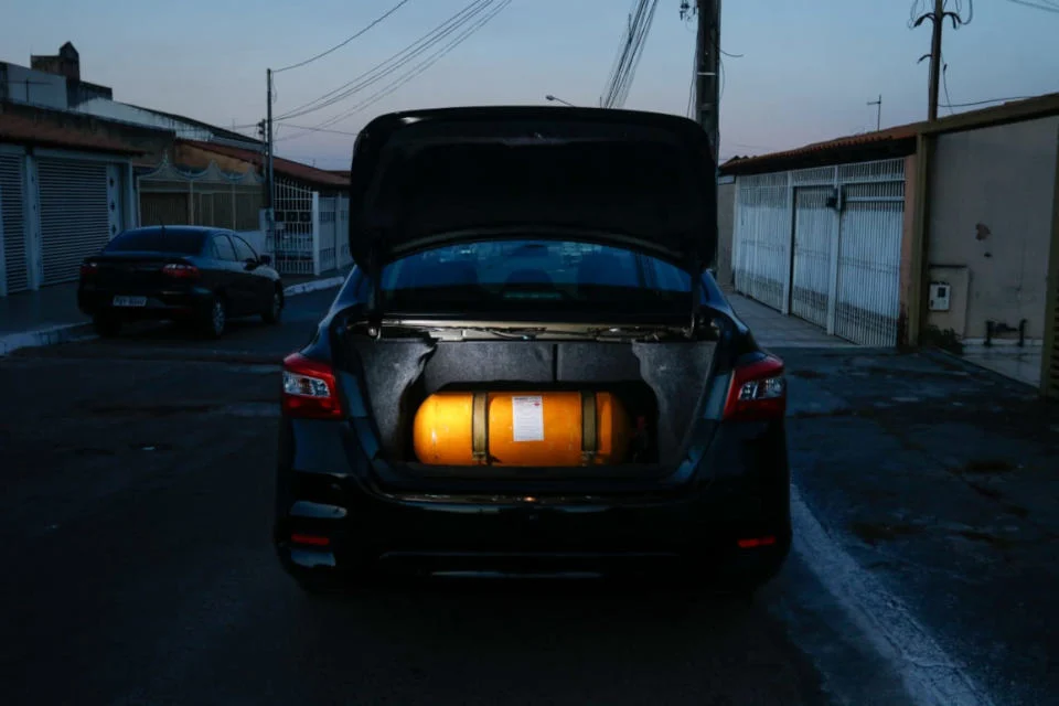 Gasolina: Detran-DF aponta que cerca de 2.919 veículos estão adaptados para gás natural. Foto: Arthur Menescal/Especial Metrópoles