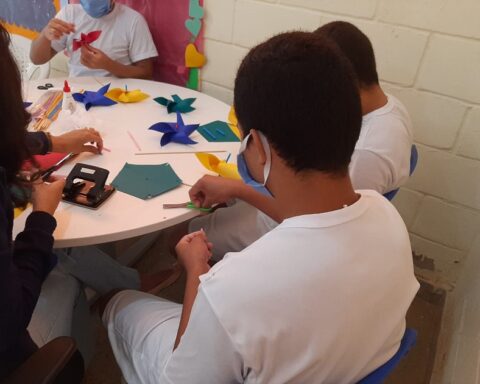 Férias ConVida: Interessados em desenvolver oficinas para adolescentes do Sistema Socioeducativo podem se cadastrar no site Voluntariado em Ação. Foto: Divulgação