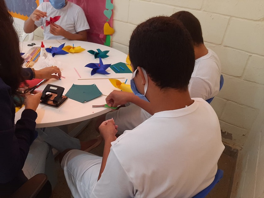 Férias ConVida: Interessados em desenvolver oficinas para adolescentes do Sistema Socioeducativo podem se cadastrar no site Voluntariado em Ação. Foto: Divulgação