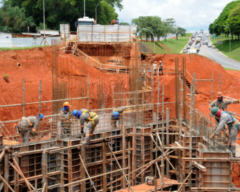 Obras: Elevados, com investimentos de R$ 10 milhões e geração de mais de 500 empregos, beneficiarão 20 mil motoristas diariamente. Foto: Lúcio Bernardo Jr/Agência Brasília