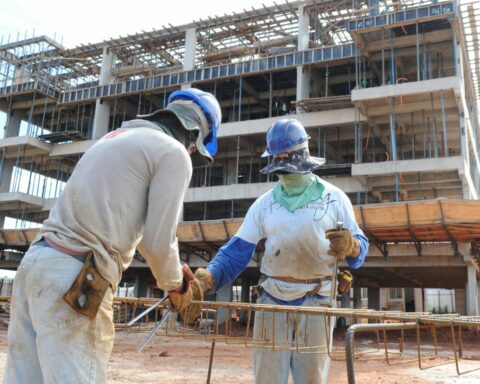 Renova-DF: Mais 3,5 mil pessoas terão oportunidade de se qualificarem e se inserirem no mercado de trabalho da construção civil. Foto: Renato Alves/Agência Brasília