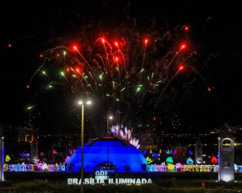 Apresentações musicais e teatrais seguem no Espaço Céu de Brasília; Trenó Luz com Papai Noel vai até 15/01. Foto: Agência Brasília