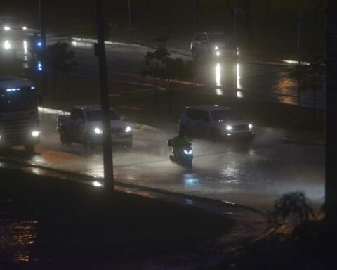 Céu deve se manter nublado, com chuviscos no sábado e pancadas de chuva no domingo. Foto: Divulgação