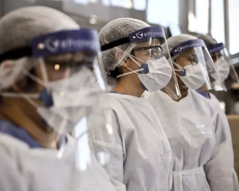 Reforço: convocação de 366 novos enfermeiros de carreira e contratação temporária de 362 técnicos de enfermagem e de 100 médicos. Foto: Breno Esaki/Agência Saúde