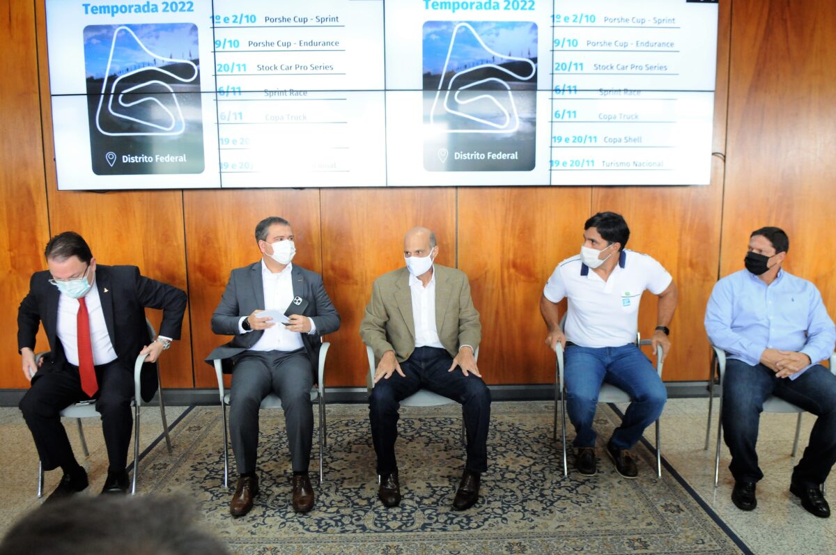 Autódromo: Principais categorias do automobilismo nacional retornam ao tradicional circuito, entregue após oito anos com as portas fechadas. Foto: Paulo H. Carvalho/Agência Brasília