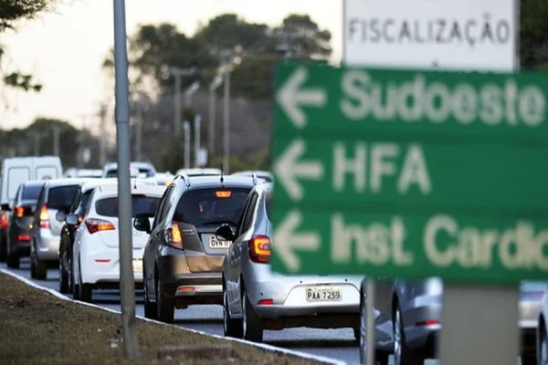 Epig: Medida é necessária para execução das obras do viaduto na via pela qual passam 25 mil veículos por dia. Foto: Joel Rodrigues/Agência Brasília