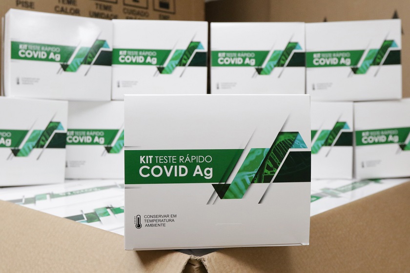 Além desses, há 181 mil testes para covid disponíveis nas unidades da rede pública. Foto: Sandro Araújo/Agência Saúde DFAlém desses, há 181 mil testes para covid disponíveis nas unidades da rede pública. Foto: Sandro Araújo/Agência Saúde DF