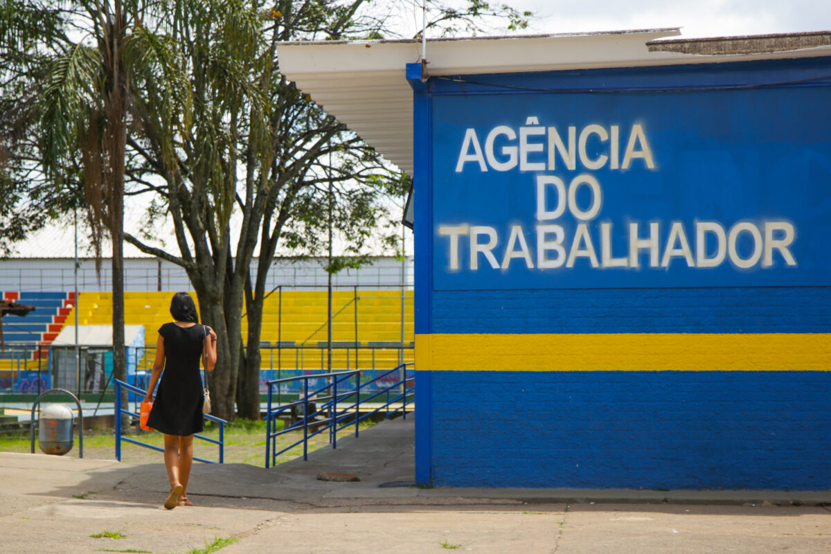 Agências do trabalhador têm vagas para diversas áreas de atuação, como esteticista e mecânico de diesel e eletricidade. Foto: Divulgação/Agência Brasília