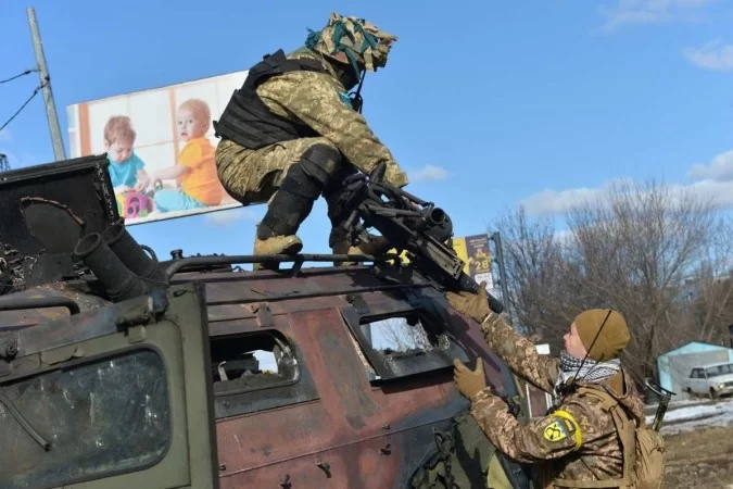 Delegação ucraniana chegou nesta segunda-feira (28/2) à área na fronteira com Belarus, exigiu um cessar-fogo imediato. Foto: AFP