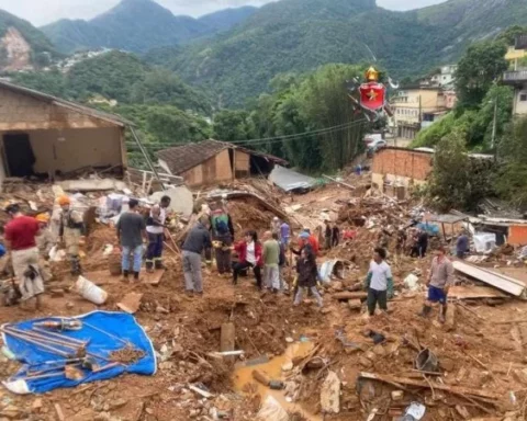 Nesta segunda (21/2), mais um grupo de bombeiros especializados em socorro, resgate e salvamento será enviado para Petrópolis (RJ). Foto: Divulgação/CBMDF