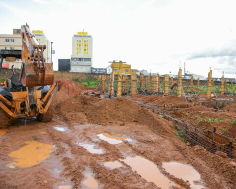 Classe 59: Atraso, má qualidade no material e estruturas com risco de queda estão entre os apontamentos técnicos. Foto: Tony Oliveira/Agência Brasília