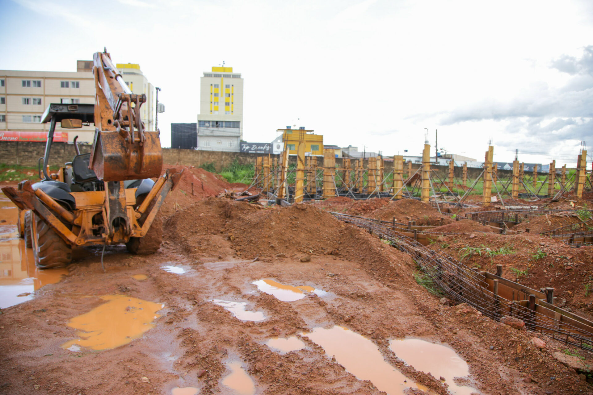 Classe 59: Atraso, má qualidade no material e estruturas com risco de queda estão entre os apontamentos técnicos. Foto: Tony Oliveira/Agência Brasília