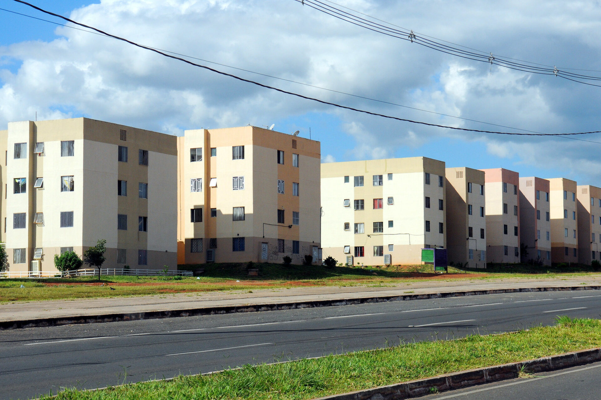 Moradia social: Entregas ocorrerão em seis cidades e representam um aumento de quase 500% em relação a 2021. Foto: Paulo H. Carvalho/Agência Brasília